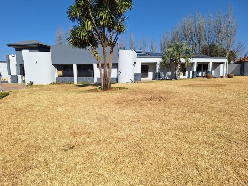 4 Bedroom Property for Sale in Flamwood North West